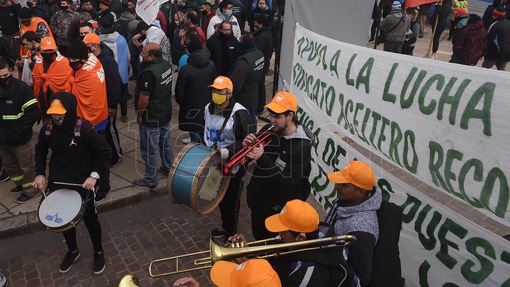 El sindicato de aceiteros mostr su conformidad con el traspaso de la empresa a otros dueos para asegurar los puestos de trabajo