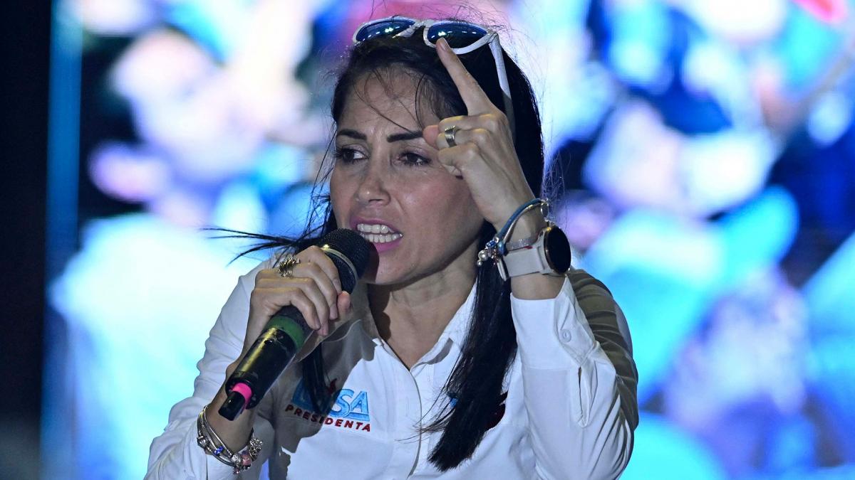 Luisa Gonzlez es la candidata del corresmo para el balotaje ecuatoriano Foto AFP