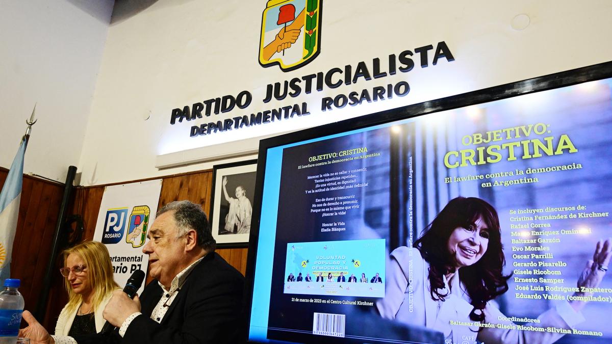 Feria del libro peronista en Rosario Foto Sebastian Granata