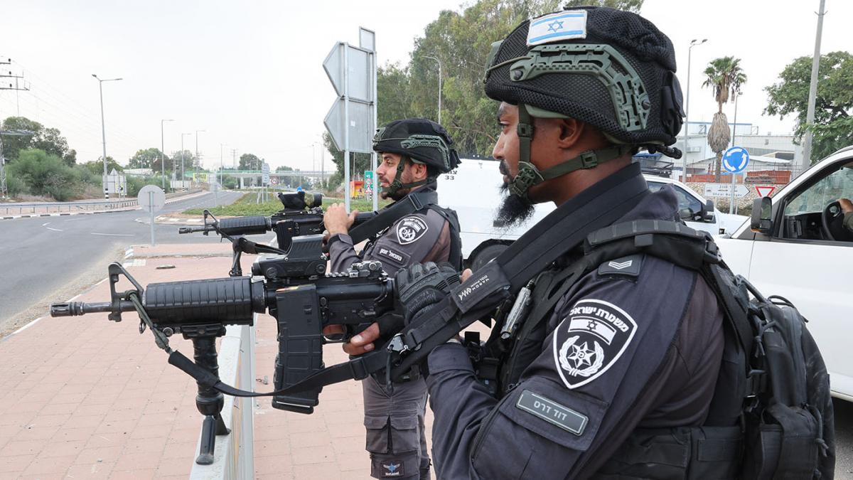 Estamos imponiendo un asedio total a Gaza ni electricidad ni comida ni agua ni gas todo cerrado dijo Gallant en un video Foto AFP