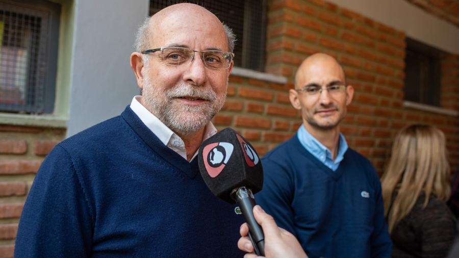 El senador nacional de JxC Flavio Fama aspira a la gobernacin junto al dirigente peronista Hugo vila Foto Ariel Pacheco