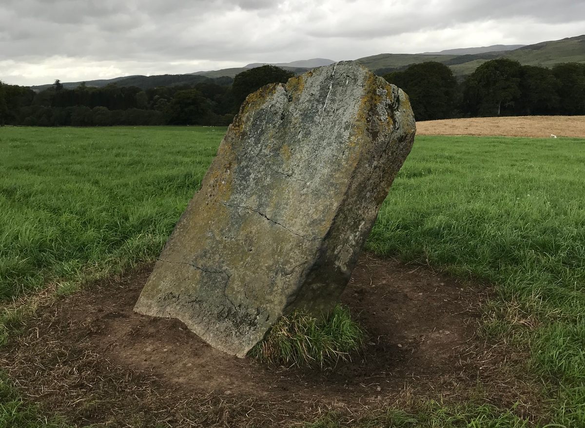 Según el folclore, esta piedra de Carlin en Monzie, Escocia, marca el lugar donde Kate McNiven fue ejecutada por brujería.