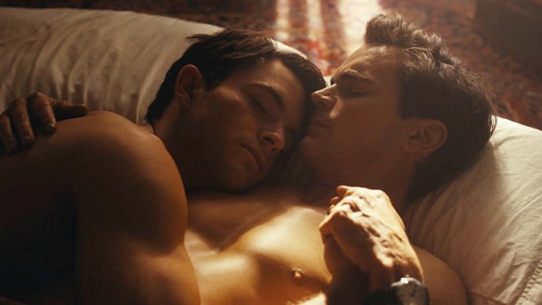 Travelling Buddies sigue la relación secreta entre Hawkins “Hawk” Fuller interpretado por Matt Bomer y Timothy “Tim”...