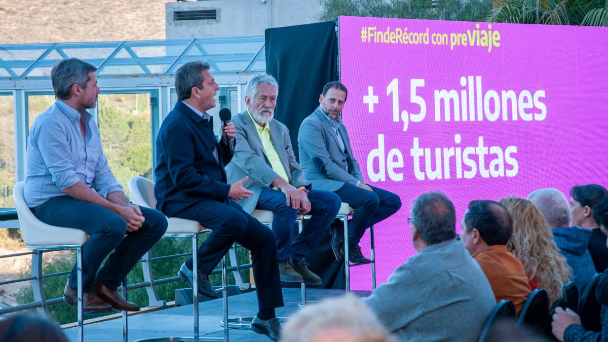 Massa hizo el anuncio desde San Luis junto a Lammens y el gobernador Alberto Rodrguez Sa Foto Nicols Varvara