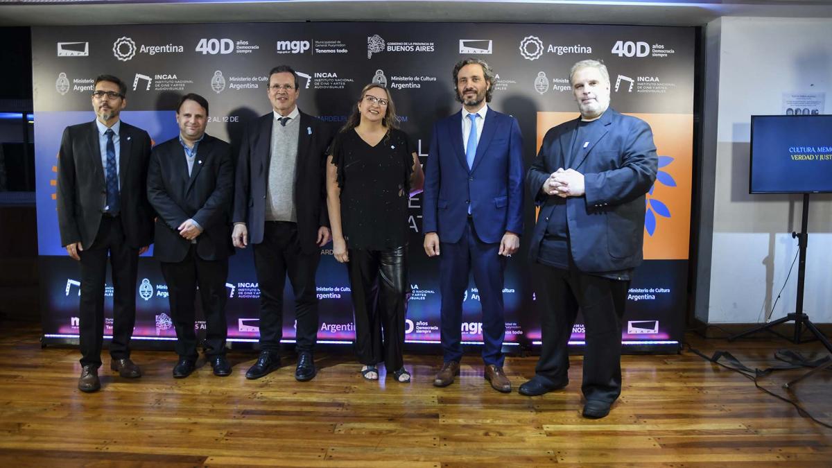 El presidente de la muestra Fernando Juan Lima el ministro de Cultura Tristn Bauer el presidente del Incaa Nicols Batlle la productora Cecilia Diez el canciller Santiago Cafiero y el director artstico Pablo Conde Foto Ral Ferrari