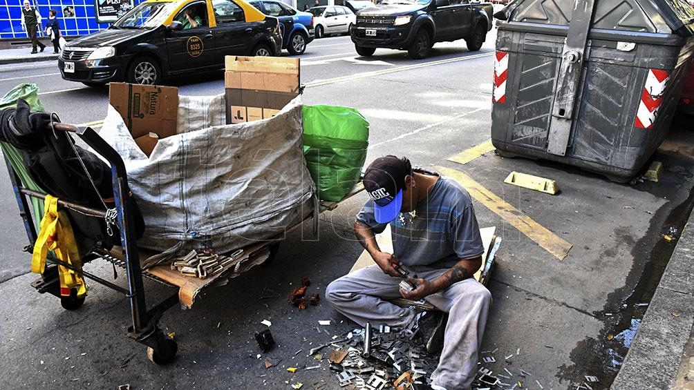 Establecieron penas para los recuperadores de residuos con valores que oscilan entre los 14446 a 144660 pesos Foto Archivo