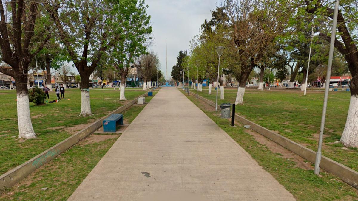 La golpiza se produjo en Plaza Ejrcito de Los Andes Foto captura StreetView