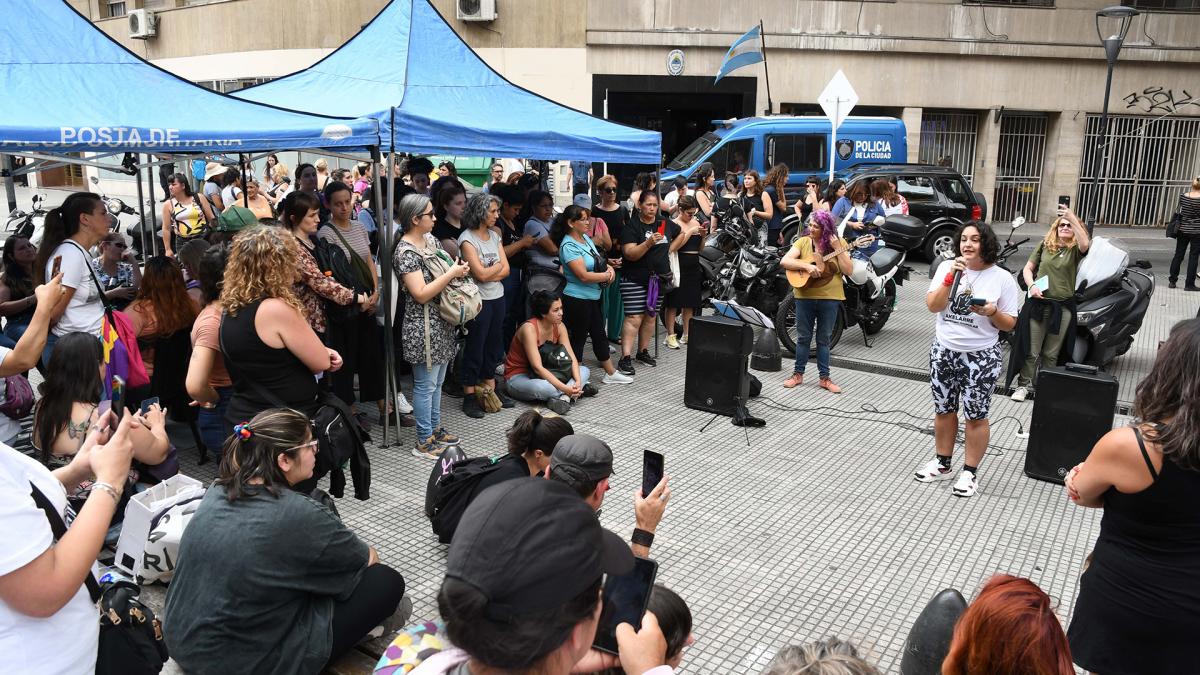 Una multitud acompa y repudi la absolucin de Rizzi Foto Nacho Snchez