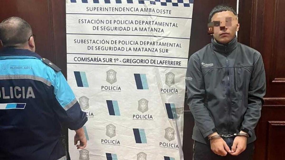 Ian Noguera imputado por la golpiza y muerte cerebral de Lautaro Alvaredo se entreg en la comisara 1ra de Gregorio de Laferrere Foto PFA