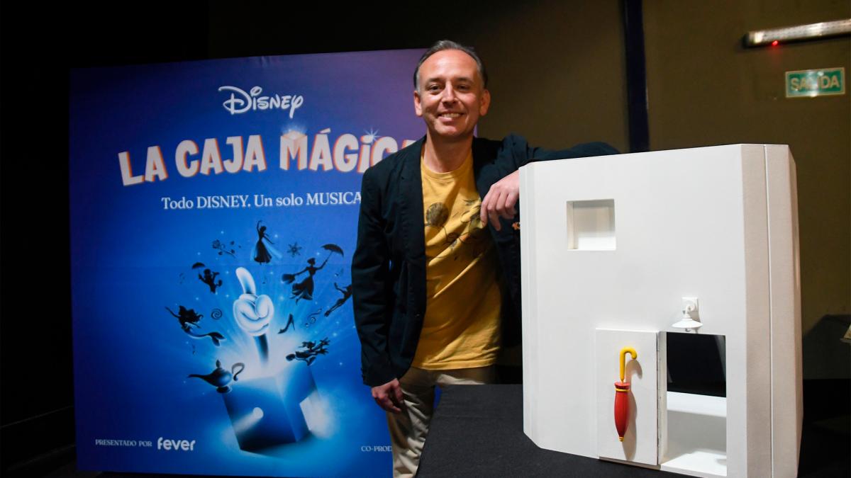 Felipe Gamba Paredes a la espera del estreno de un espectculo que homenajea los 100 aos de Disney Foto Daniel Dabove