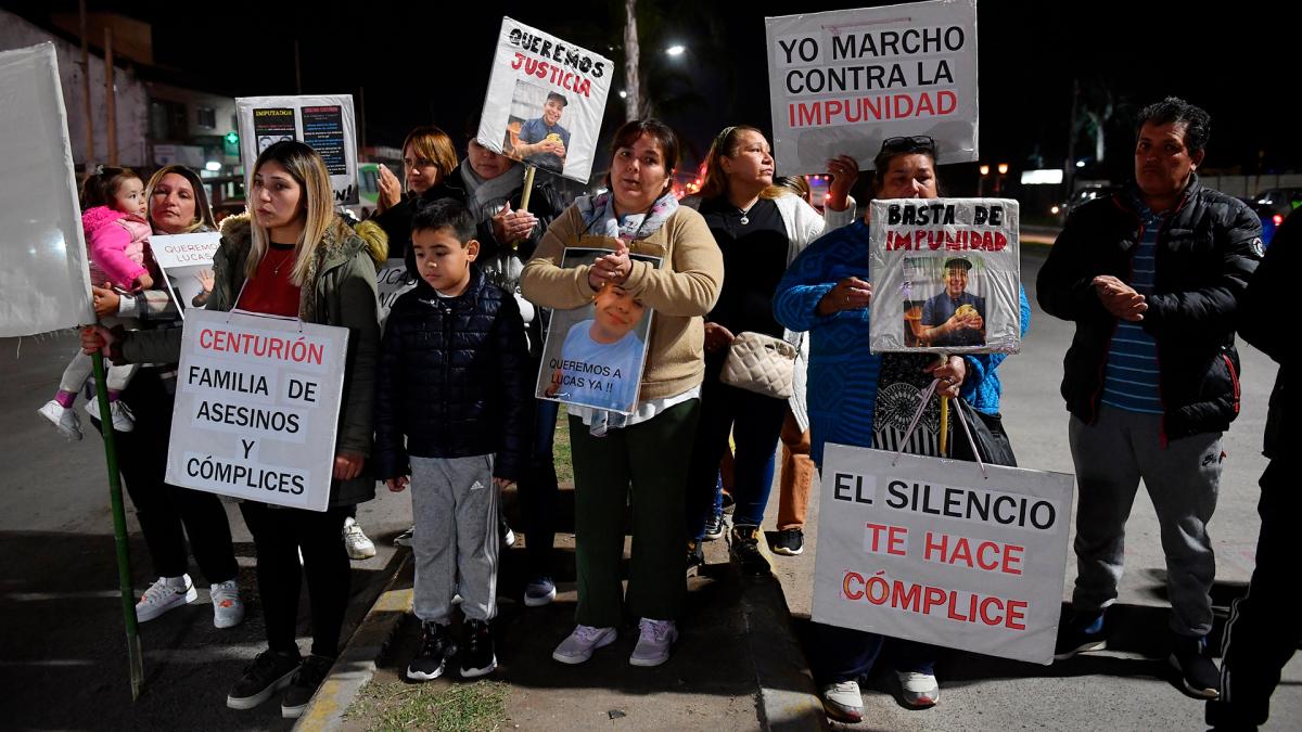 Una de las protestas por la desaparicin de los jvenes Foto Maximiliano Luna 