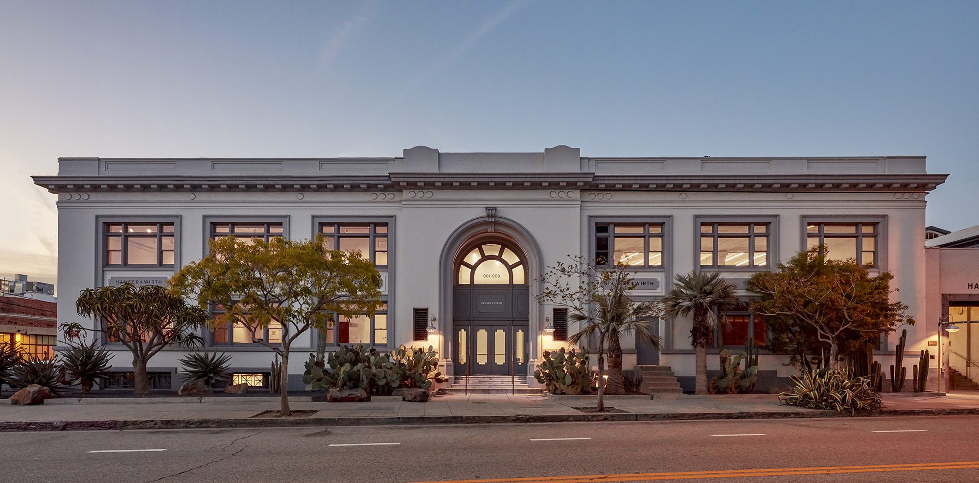 Hauser & Wirth se mudó en 2016 a un antiguo molino harinero en el Arts District. 