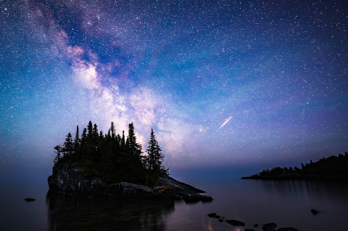 La fotógrafa Katie Steig quedó en tercer lugar en nuestro concurso de fotografía nocturna con esta toma de la Vía Láctea en el Lago Superior.