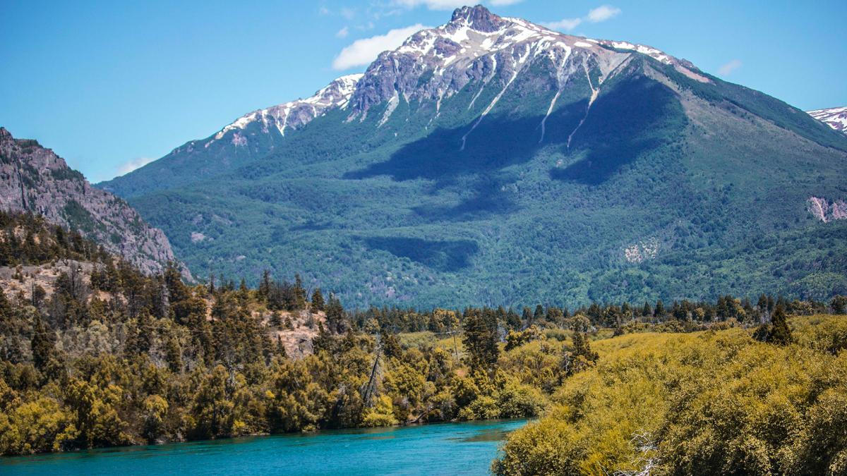 A partir del decreto pasaran a estar disponibles para su venta los campos argentinos cursos y ojos de agua poniendo en riesgo la soberana nacional sobre sus recursos