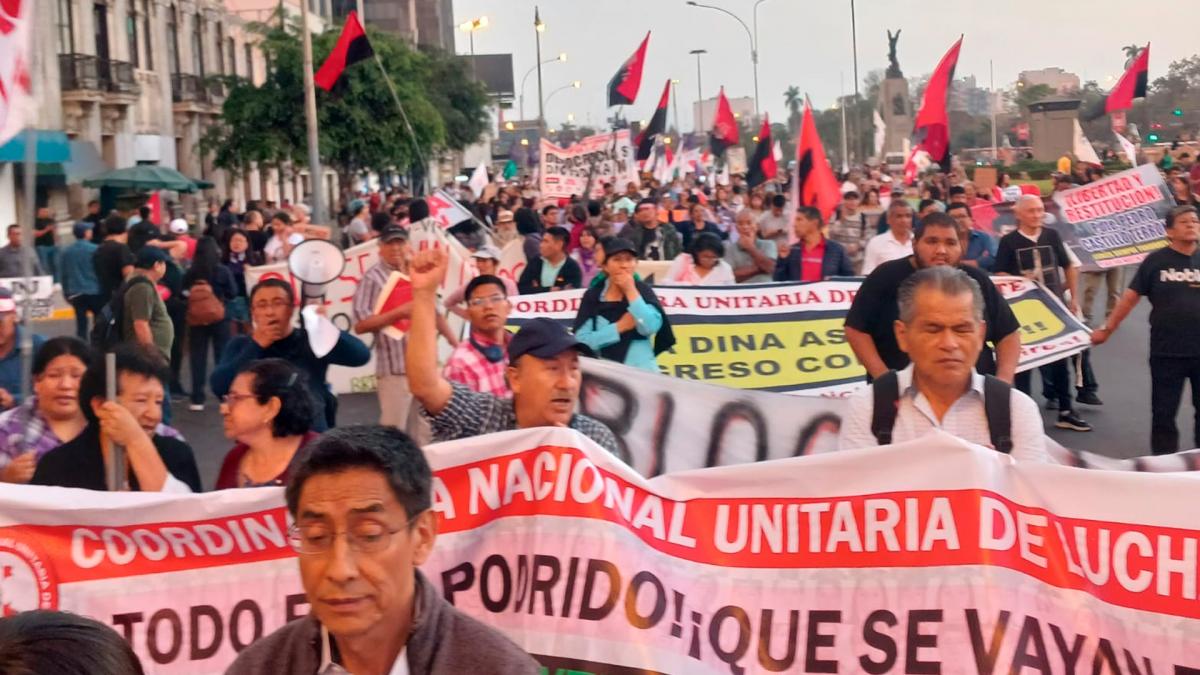 Con banderas pasacalles y danzas tpicas los manifestantes expresaron su rechazo a las autoridades del Ejecutivo y Legislativo Foto X exTwitter