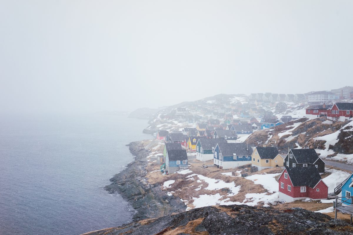 En la ciudad de Nuuk, los mitaartut son recompensados ​​con golosinas.