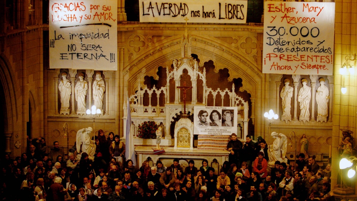 Como todos los aos la Iglesia de la Santa Cruz es el escenario de los homenajes Foto Juan Roleri