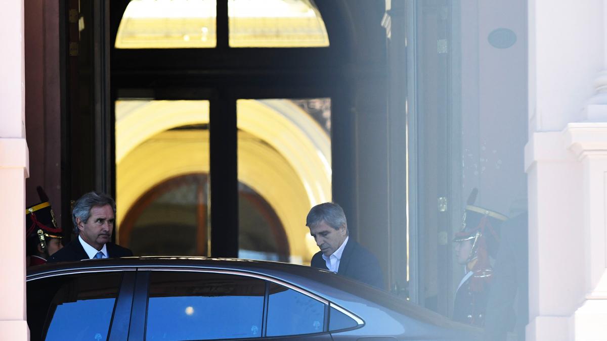 Luis Caputo al llegar a la Casa Rosada Foto Nacho Snchez