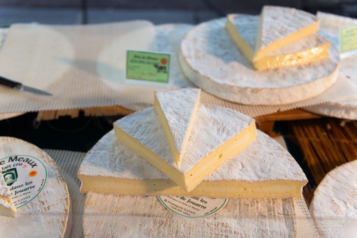 Realice una excursión de un día para aprender todo sobre uno de los quesos más famosos de Francia en La Maison du Brie de Meaux.