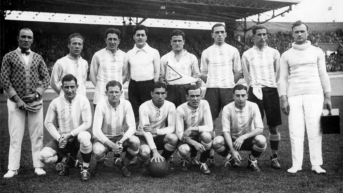 El plantel argentino en los JJOO de Amsterdam Holanda Archivo