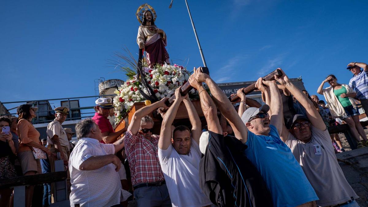 La procesin nutica incluy una marcha con el santo del mar San Salvador Foto Diego Izquierdo