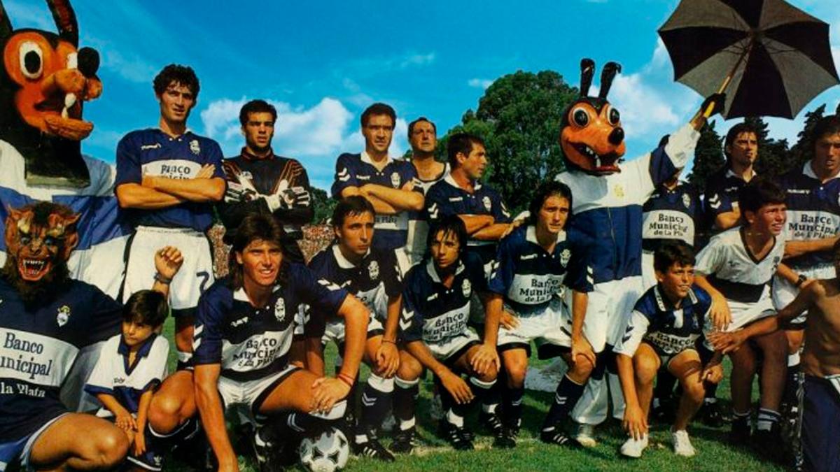 El equipo de Gimnasia que se consagr en la Copa Centenario en 1993 al derrotar a River en La Plata Foto gimnasiaorgar