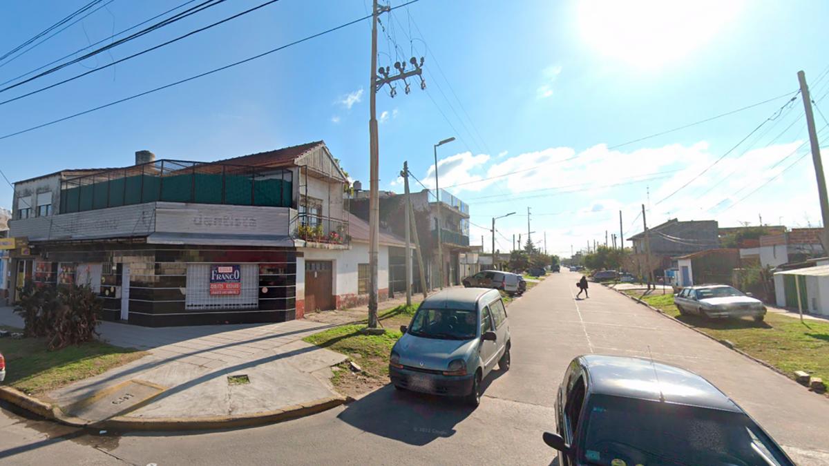 El hecho ocurri el pasado 17 de enero a las 21 en calles Prez Galds y Rodrguez en la localidad de Villa Centenario donde Pohl iba en su Volkswagen Suran Foto Captura Street View