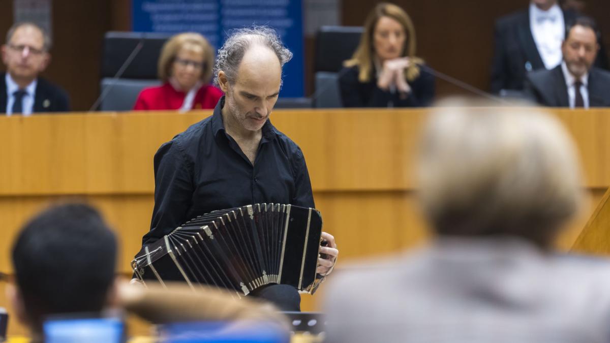 Marcelo Nisinman en la sesin especial del Parlamento Europeo Foto Prensa UE