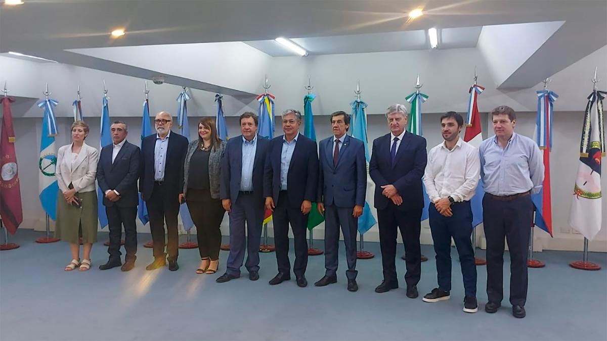 Gobernadores de la provincias petroleras piden cambios en la ley Base Foto Neuquen Informagobar 