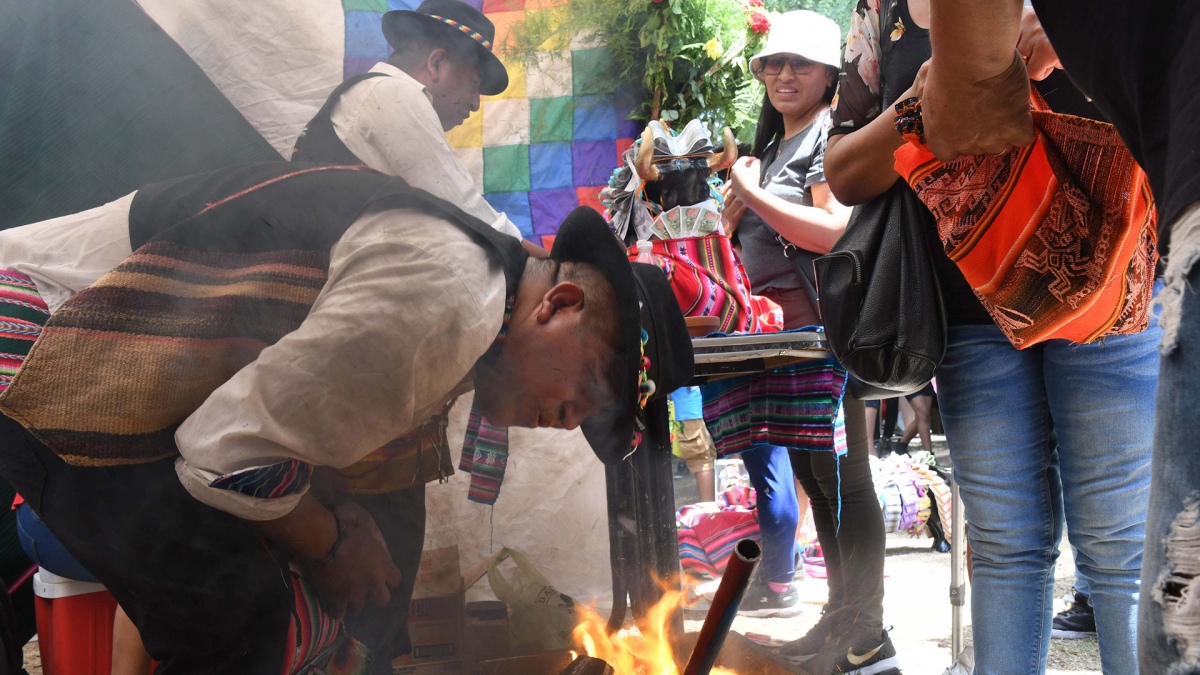 La Fiesta de la Alasita en CABA permite apreciar los aspectos ms salientes de la cultura boliviana Foto Pablo Aeli