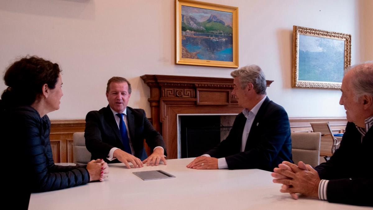 Serenellini reunido con representantes de la Sociedad Rural Foto Presidencia