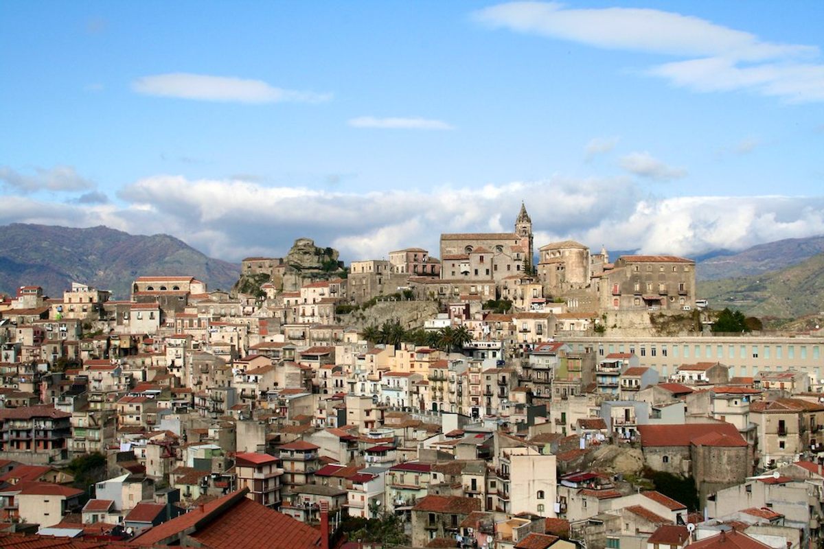 Castiglione di Sicilia es una de las ciudades del Monte Edna y está considerada una de las más bonitas de Italia.