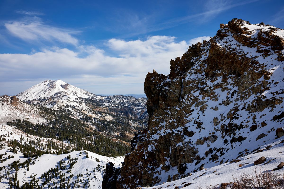 Una vista de Lassen desde Brokeoff Mountain. 