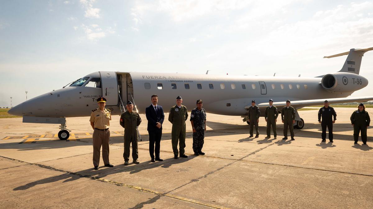 Tambin participaron el Jefe del Estado Mayor General de la Armada Contralmirante Carlos Mara Alliev y el Jefe Del Estado Mayor General del Ejrcito General de Brigada Carlos Alberto Presti