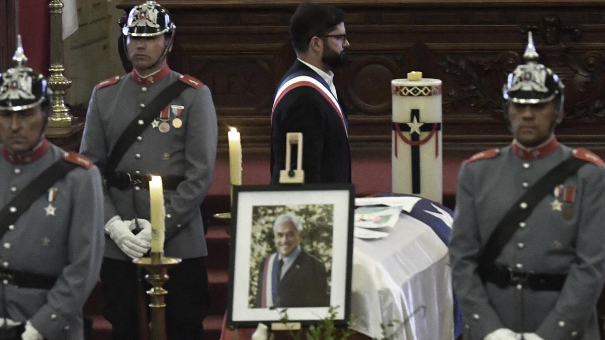 La ceremonia cont con la presencia de exmandatarios familiares y lderes polticos Foto AFP