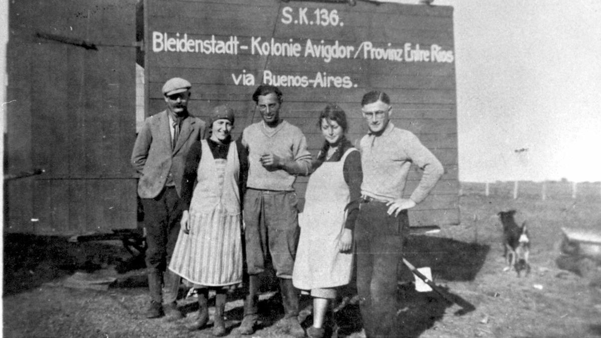 La llegada de inmigrantes de la comunidad juda Foto original E Frommer Foto Pepe Mateos 