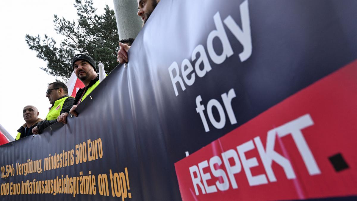 Los trabajadores exigen respeto Foto AFP