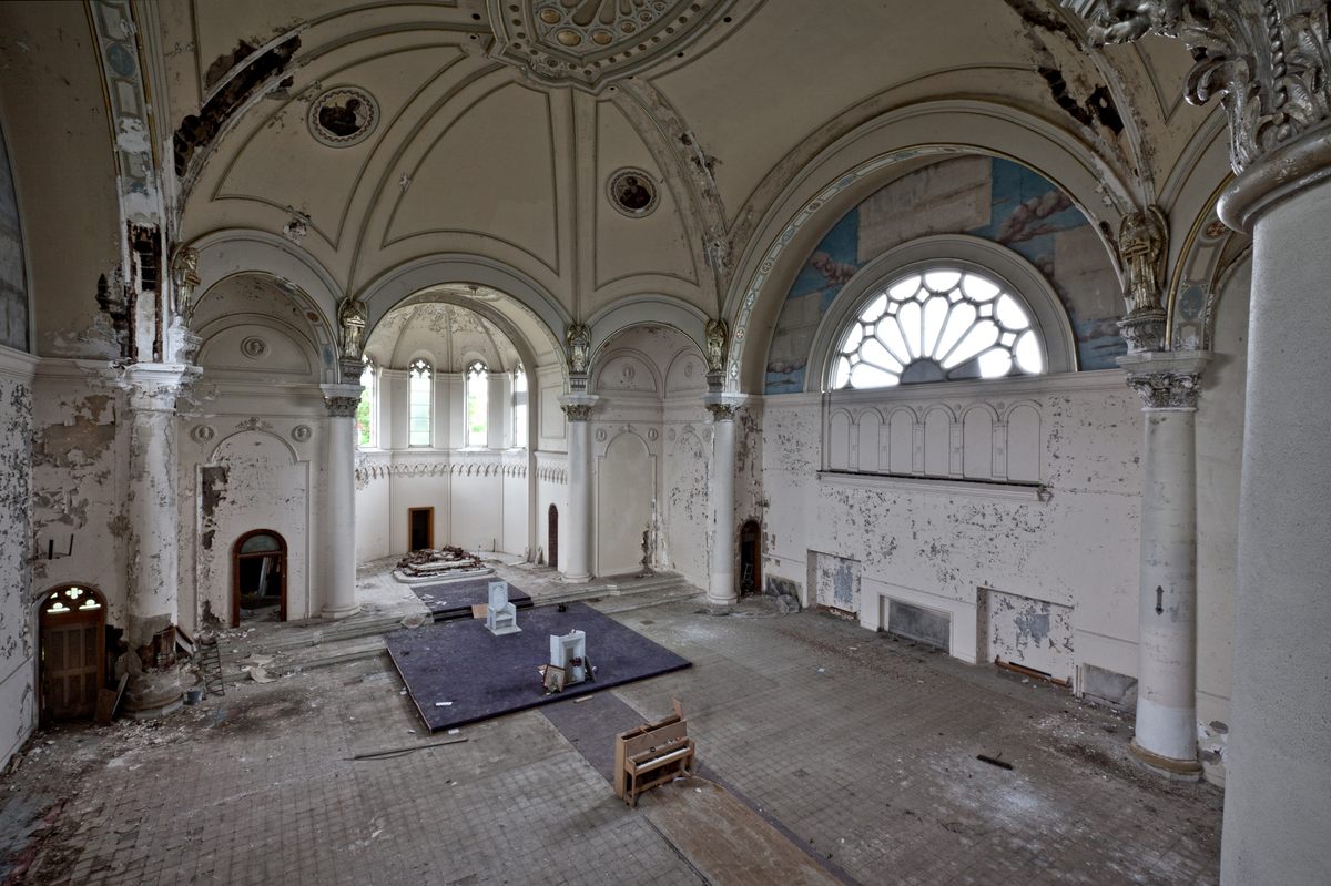 Una iglesia abandonada en el norte del estado de Nueva York. 