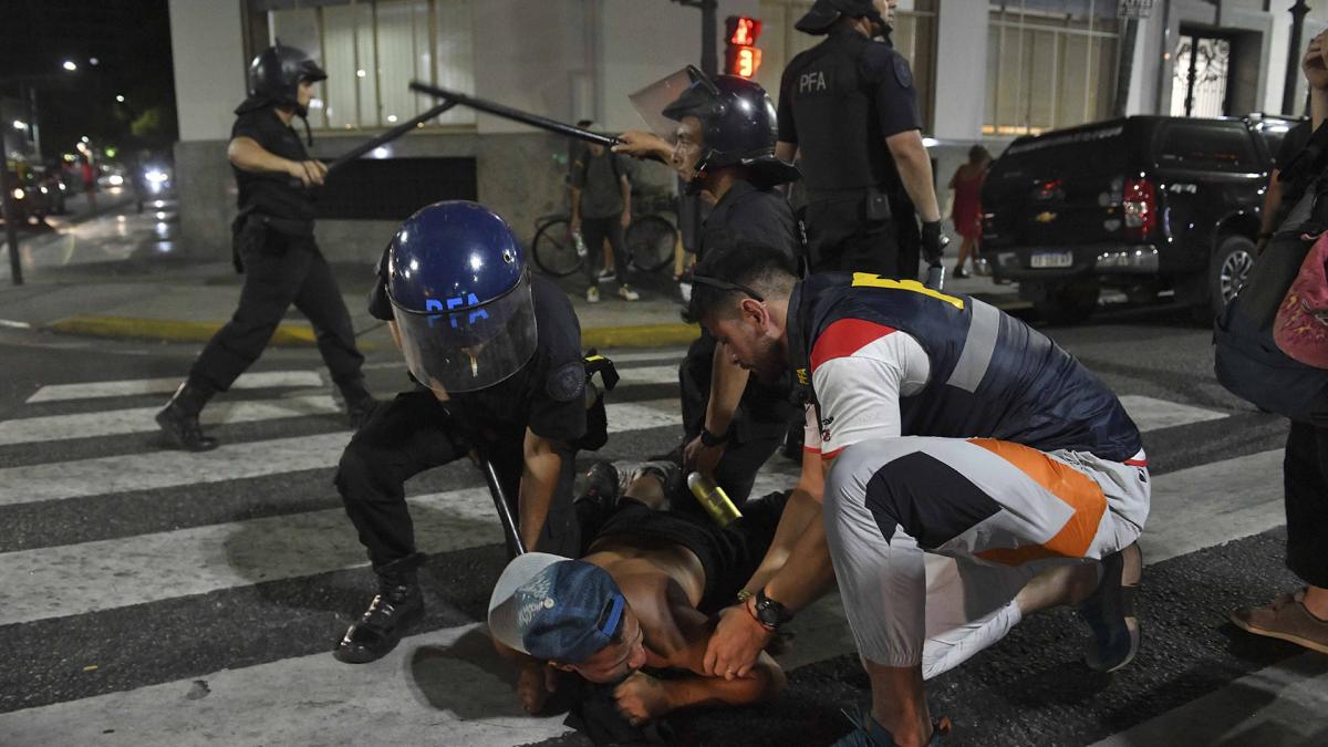 La ministra de Seguridad Patricia Bullrich respald el accionar de las fuerzas de seguridad en Plaza Congreso Foto Enrique Garca Medina