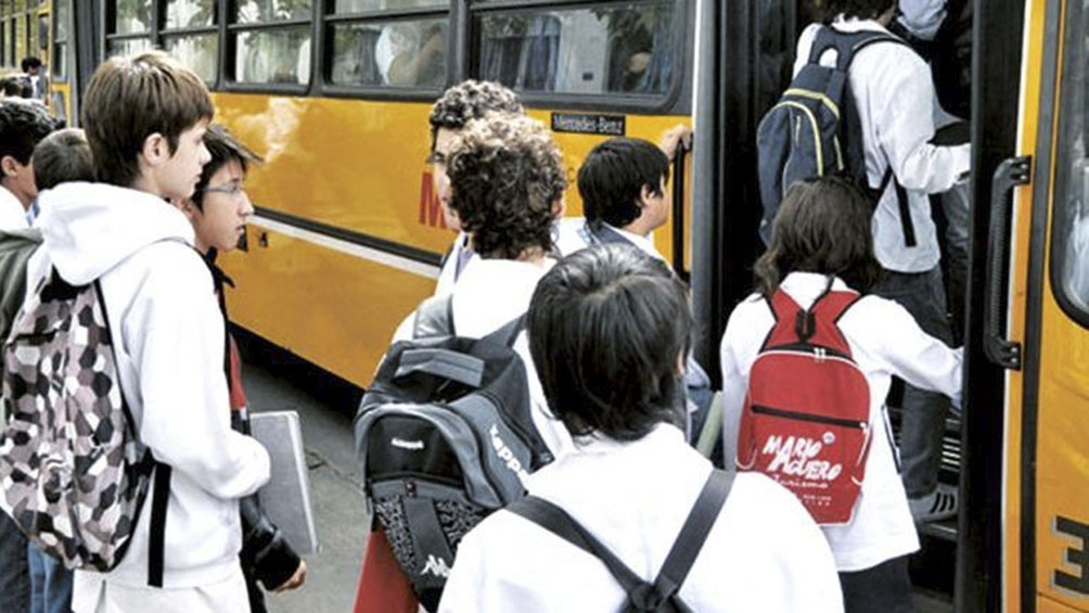 El boleto estudiantil en CABA alcanza a los estudiantes de nivel inicial primario y secundario