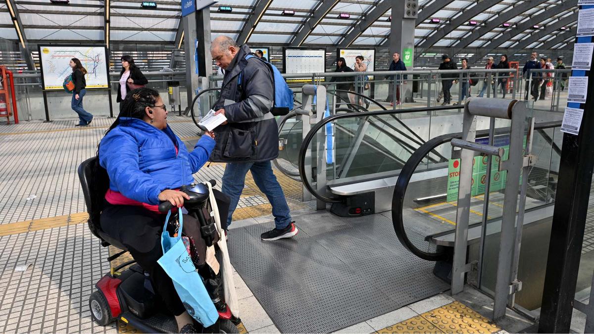 Las organizaciones vuelven a la calle despus de rechazar el 32 de incremento ofrecido por la Andis Foto Victoria Gesualdi