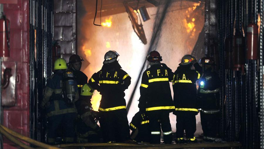 El siniestro ocurrido en la maana del 5 de febrero del 2014 en un galpn de Barracas Foto archivo 