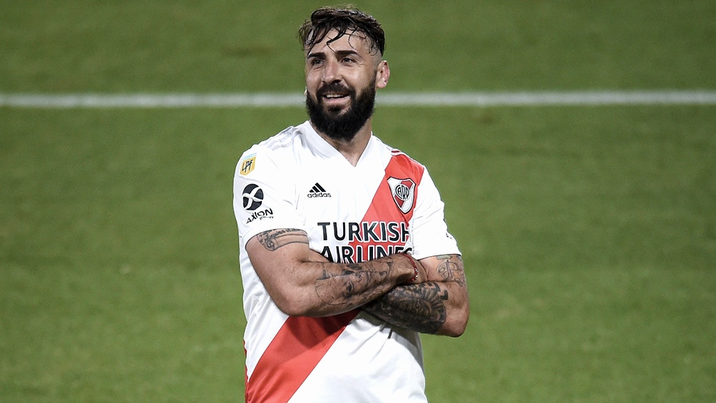 El Oso Pratto y su pose tras empatar el partido en Madrid