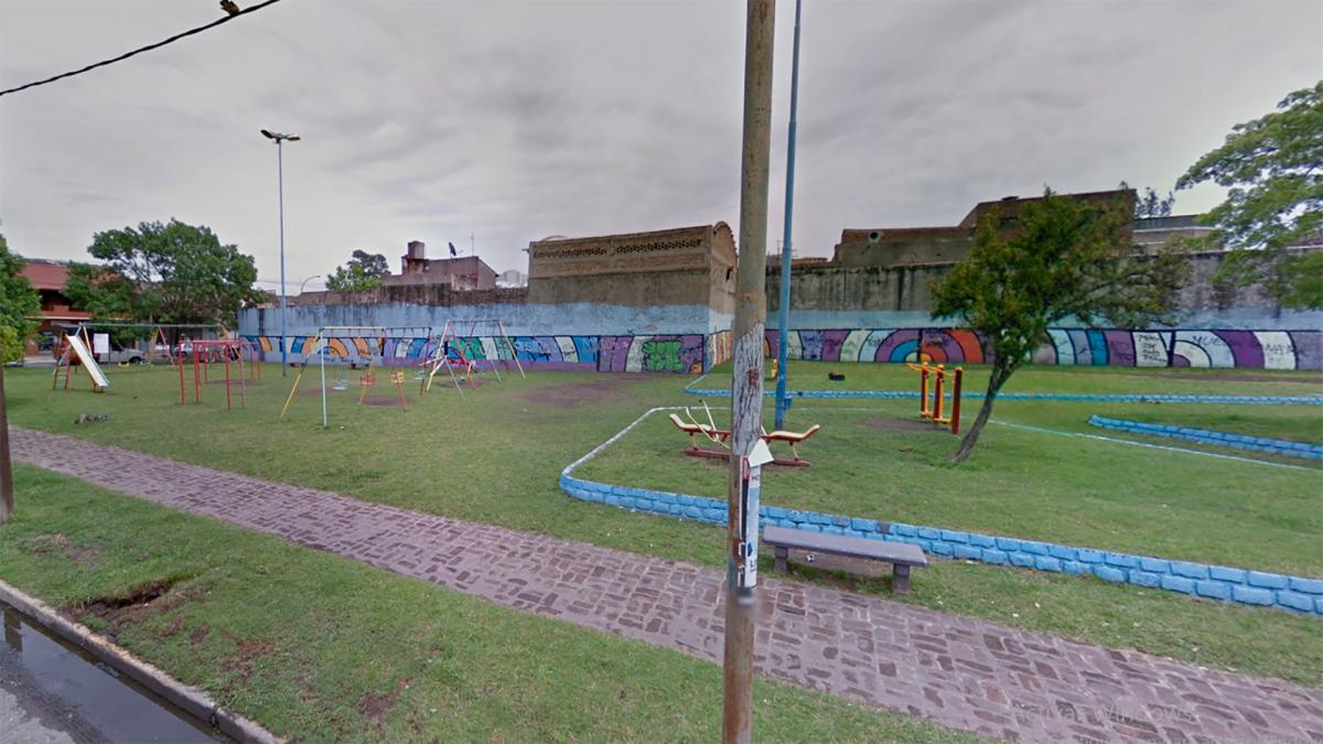 La plaza de Valentn Alsina donde apareci la valija con el cuerpo desmembrado Foto Street View