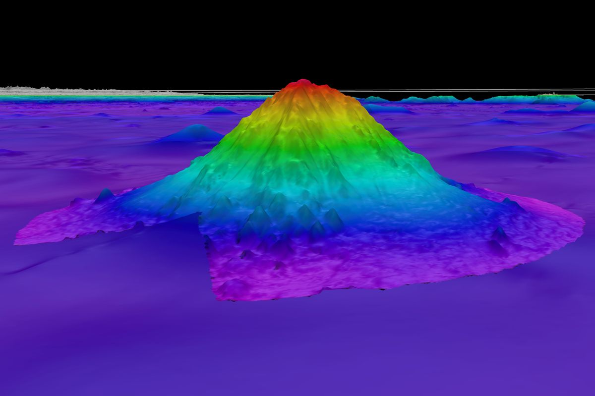 Un mapa batimétrico muestra el monte submarino Solito frente a la costa de Chile.  Los científicos de una expedición reciente descubrieron que montes submarinos aislados como estos albergan ecosistemas distintos, incluidos prósperos arrecifes de coral de aguas profundas y jardines de esponjas. 