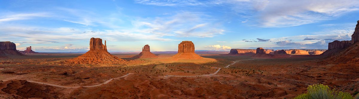 En octubre de 2023, mientras los turistas acudían en masa al suroeste para ver un eclipse anular, donde la luna no obstruye completamente el sol, la Nación Navajo cerró el Parque Tribal Navajo de Monument Valley en observancia de sus tradiciones.