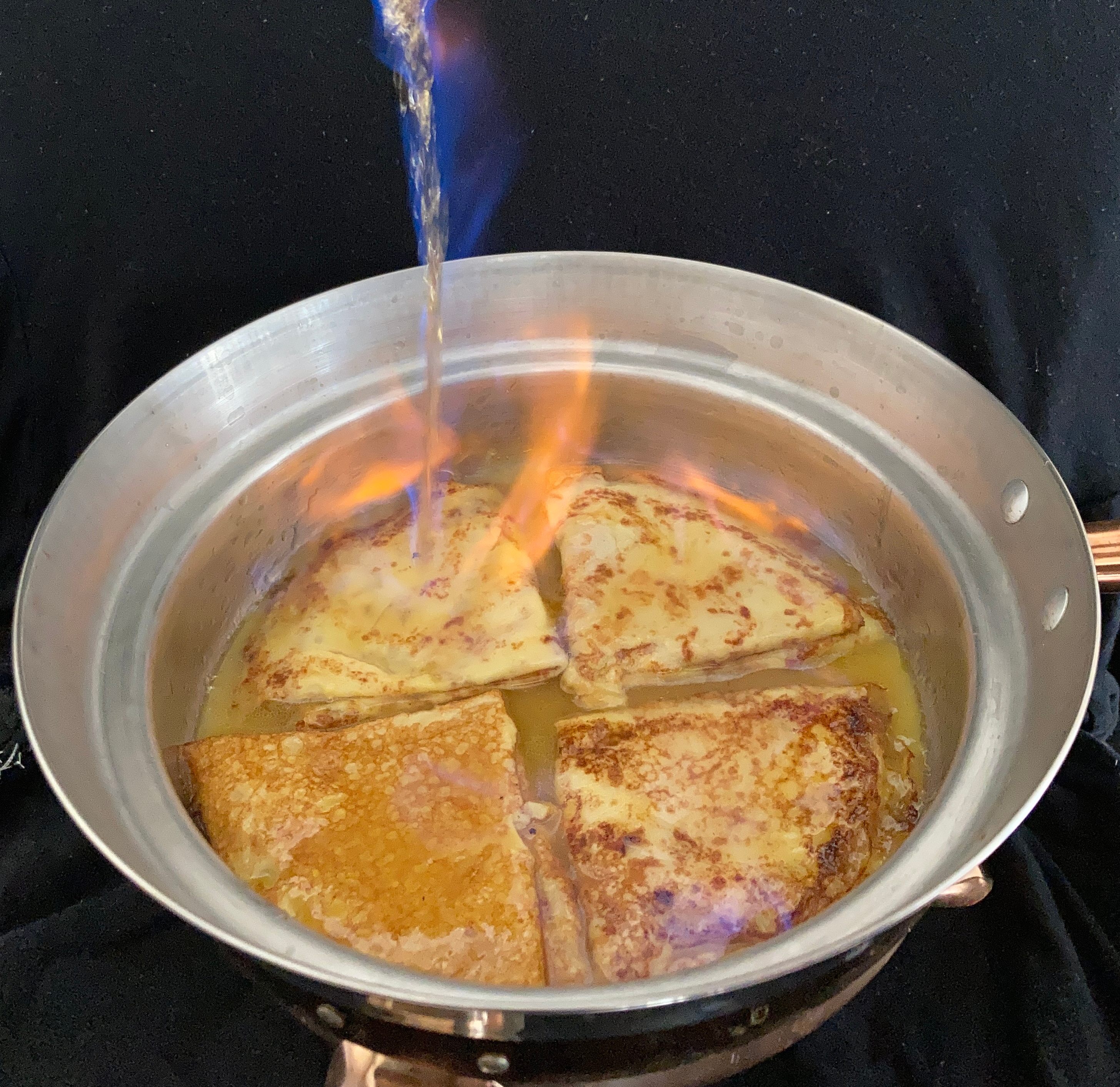 Las crêpes Suzette son un desayuno mucho más emocionante que los cereales.