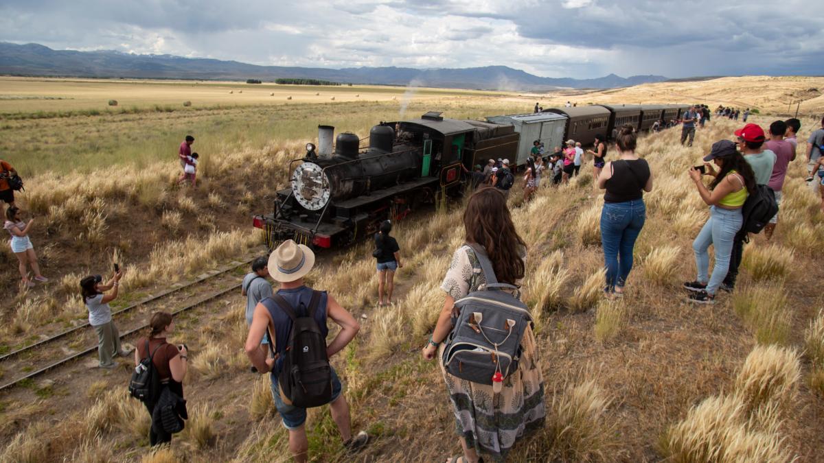 El tren a vapor convoca la atencin de visitantes de todas partes del mundoFoto archivo Foto Alejandra Bartoliche