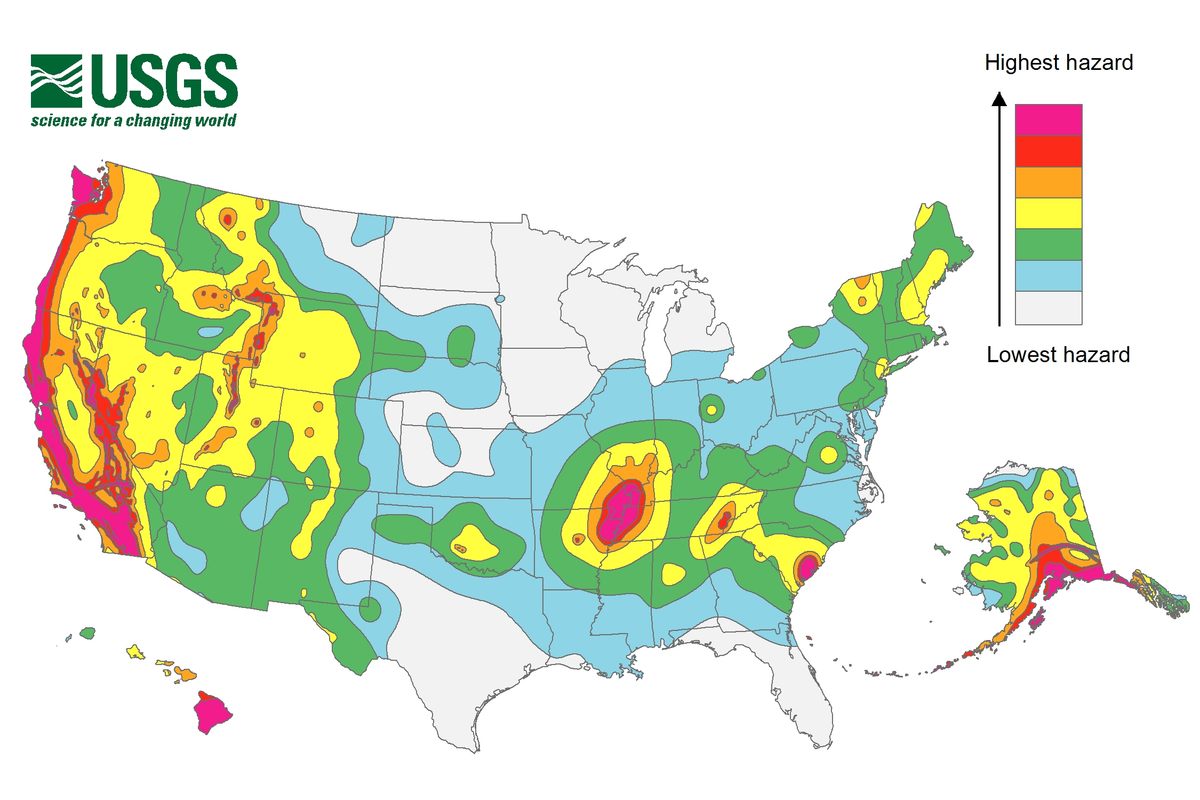 Mapa nacional de peligro sísmico del USGS de 2014, que muestra la intensidad de los posibles temblores del suelo debido a un terremoto en 50 años (que es la vida útil típica de un edificio).