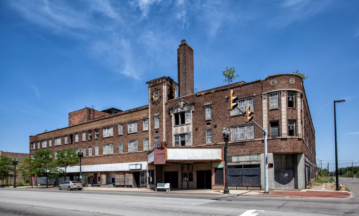 El exterior del Palace Theatre, que alguna vez fue uno de los lugares de entretenimiento más importantes de Gary.